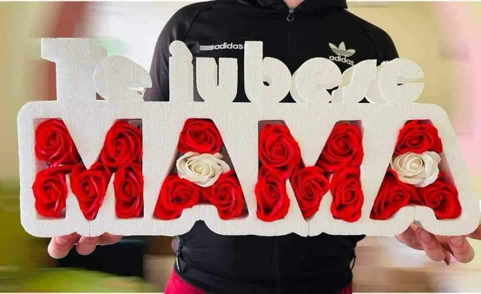 Cadou personalizat, 8 martie, aranjament floral cu trandafiri din sapun, pentru Mama