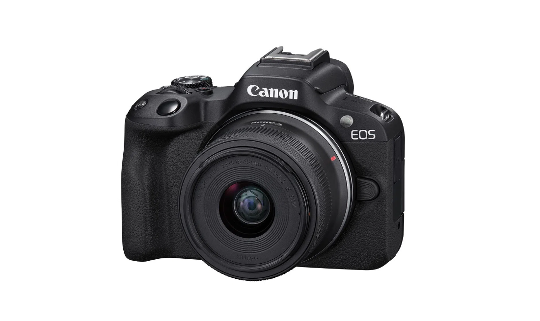 Aparat foto Canon Eos R50 BLACK KIT + Obiectiv RF-S18-45mm F4.5-6.3 IS STM, mirrorless, 24.2 Megapixeli, Procesor Digic X, Montura RF, Senzor APS-C 22.3 x 14.9mm, Aspect 3:2, Focalizare: Dual Pixel CMOS AF II, 100 % pe orizontală şi 100 % pe verticală (s