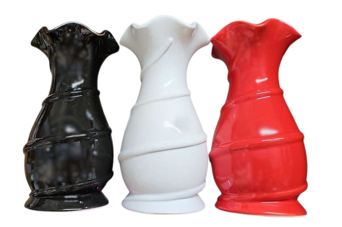 Vază Ceramică Decorativă 18 cm, Model Modern Spiralat, Negru, Alb sau Roșu, En-gros
