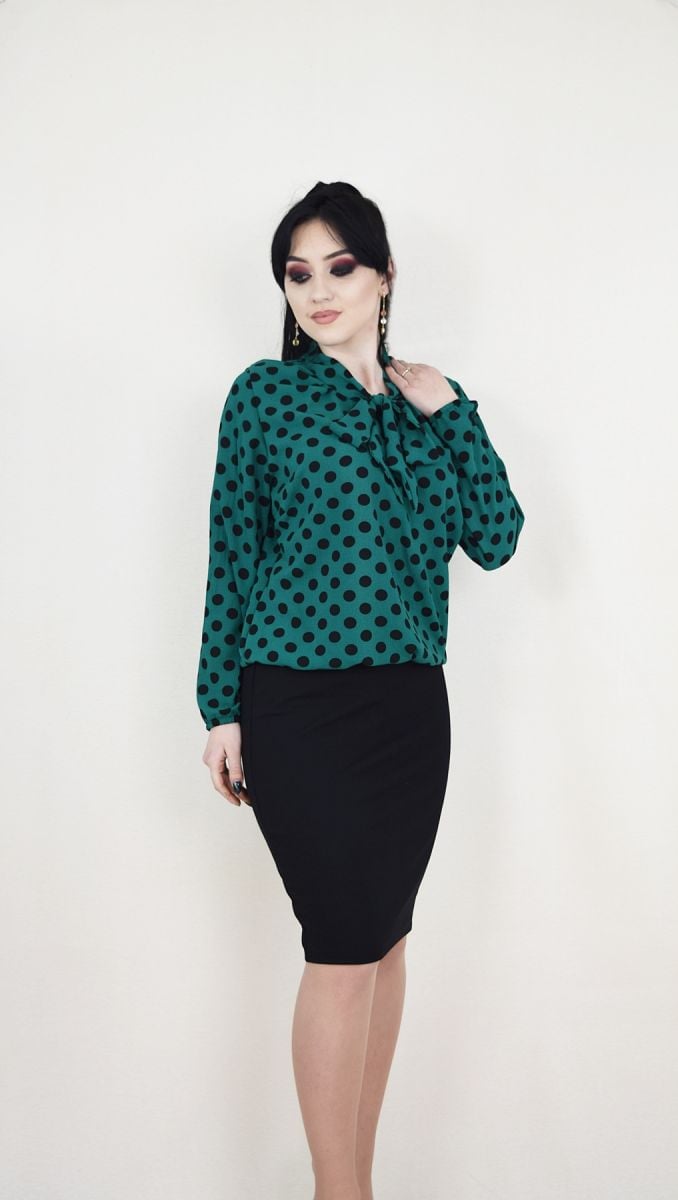 Bluza verde cu buline-engros