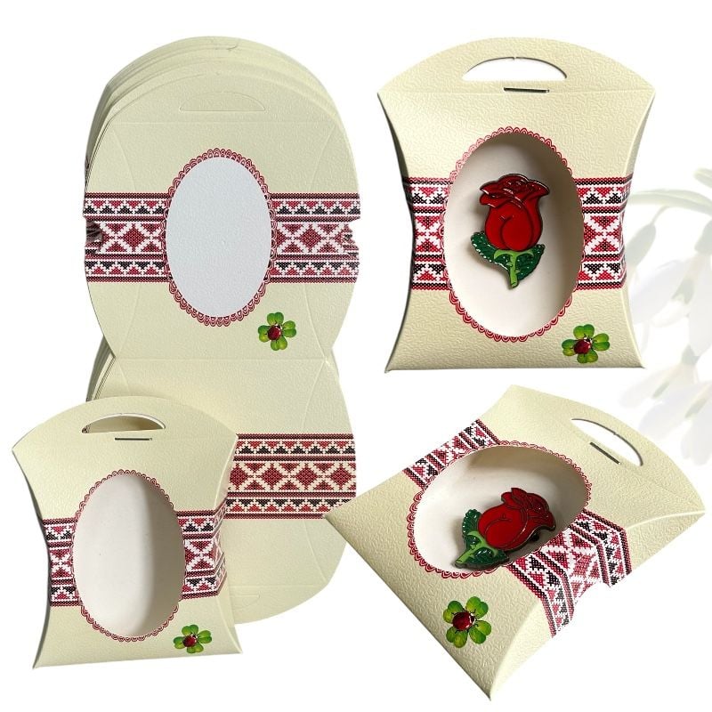 Cutiuțe din carton pliabile pentru broșe și mărțișoare 5,5 x 8 x 2cm– set 100 buc., en-gros