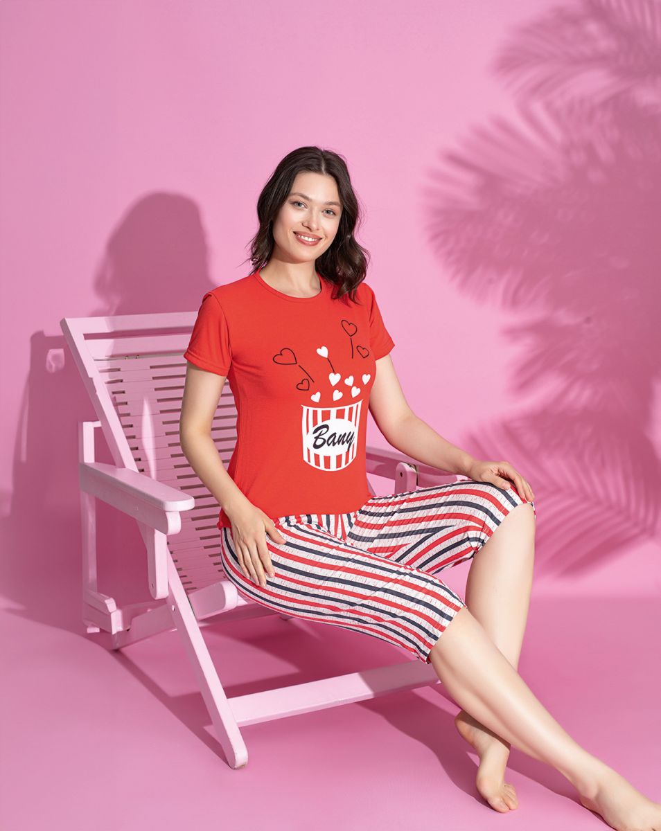 Pijama damă bumbac rosu – mânecă scurtă, pantalon 3/4 cu inimioare