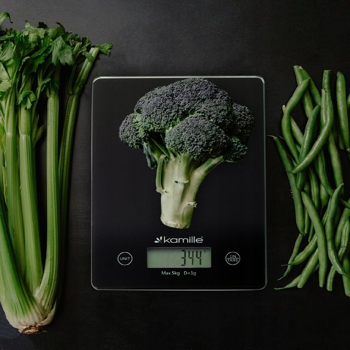Cântar digital de bucătărie Kamille Engros KM‑7107 – 5 kg, precizie 1g, afișaj LCD, design compact 20×14,5 cm
