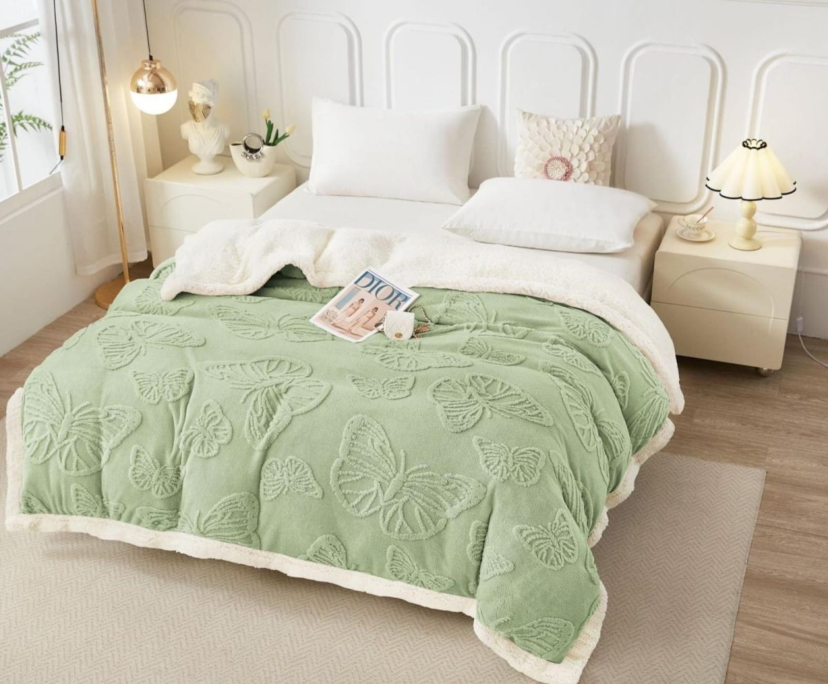 Paturi En-Gros, Verde Deschist, Material Cocolino Premium cu Blanita, 200x230, pentru Pat Dublu, Model Tricotat cu Fluturi
