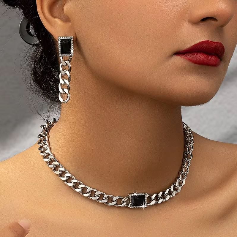 Set Cadou Cercei si Lant, Femei, Model Cubanez, Piatra neagra, Metalic, Argintiu Engros