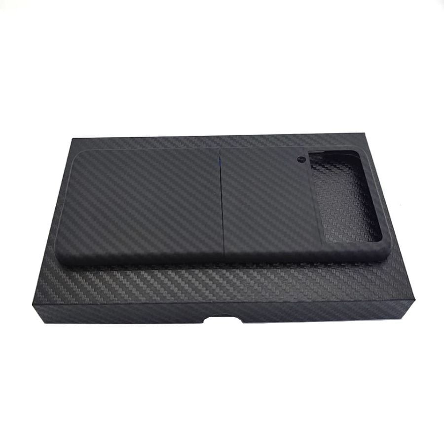 Husa Kevlar, Aramida, Compatibila cu Samsung Z Flip 4, Aspect Carbon, Ultra solida, Negru Engros
