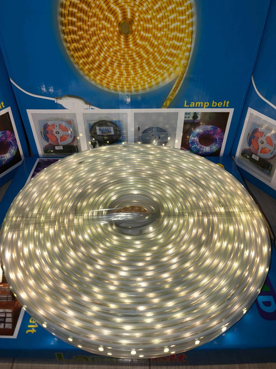 BANDA LED Engros SMD 20M cu Alimentator , 48 de LED-uri pe metru , 220V , culoare alb cald