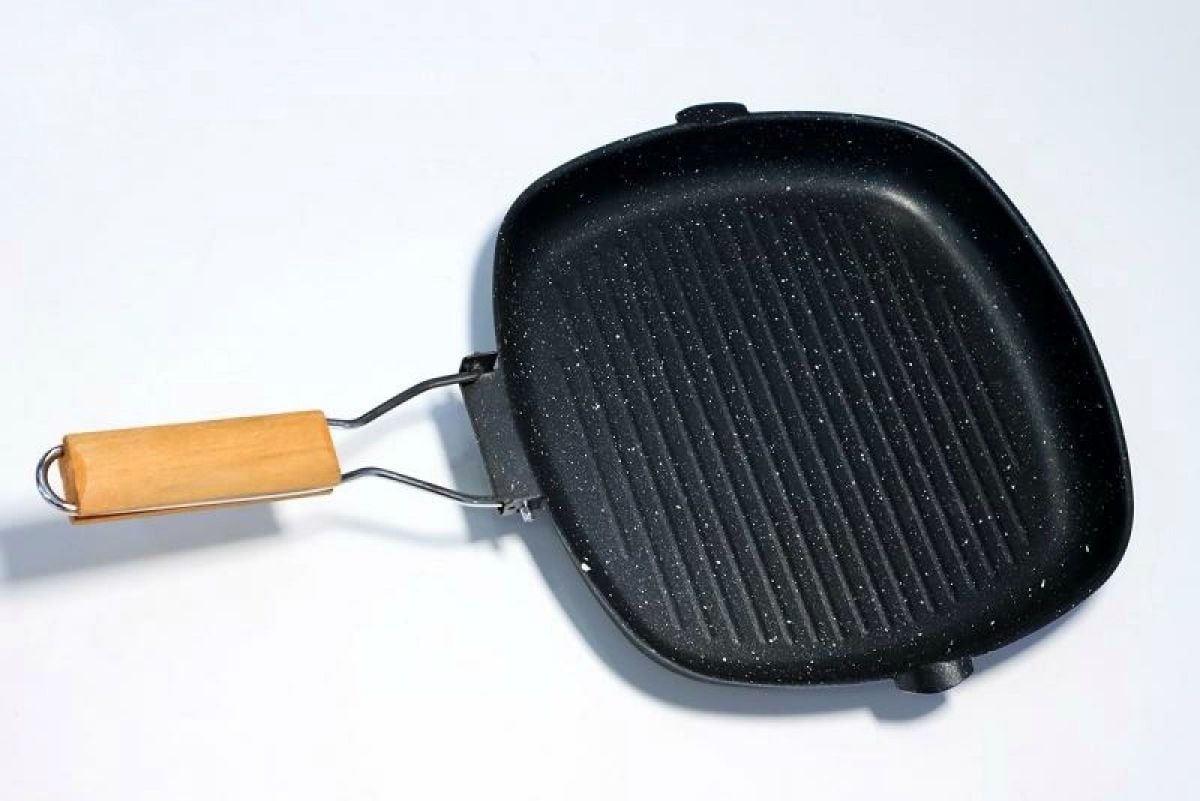 Tigaie pentru friptură cu mâner pliabil de 20*20 cm   Engros
