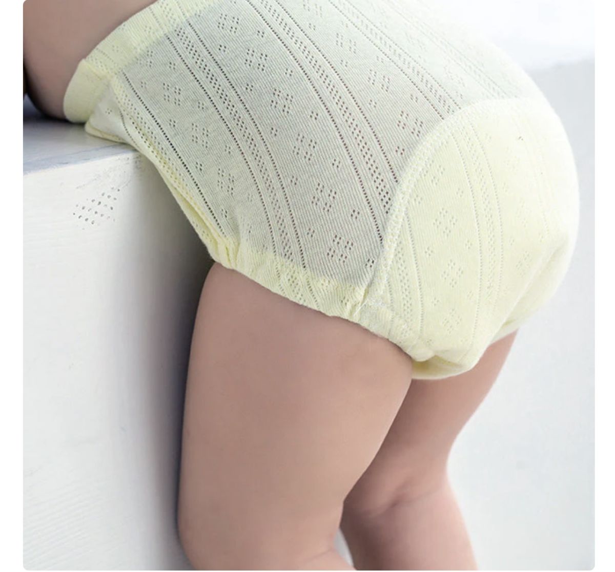 Lenjerie en gross bebeluși cu Pampers