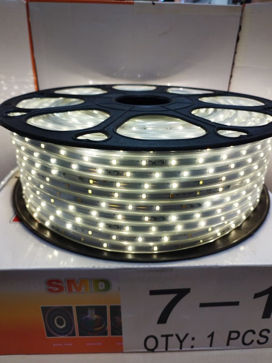 BANDA LED Engros SMD 100M cu Alimentator , 48 de LED-uri pe metru , 220V , culoare alb cald