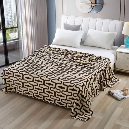 Patura Cocolino XXL 200x230 cm cu Model Geometric Maro – Super Pufoasa si Eleganta
