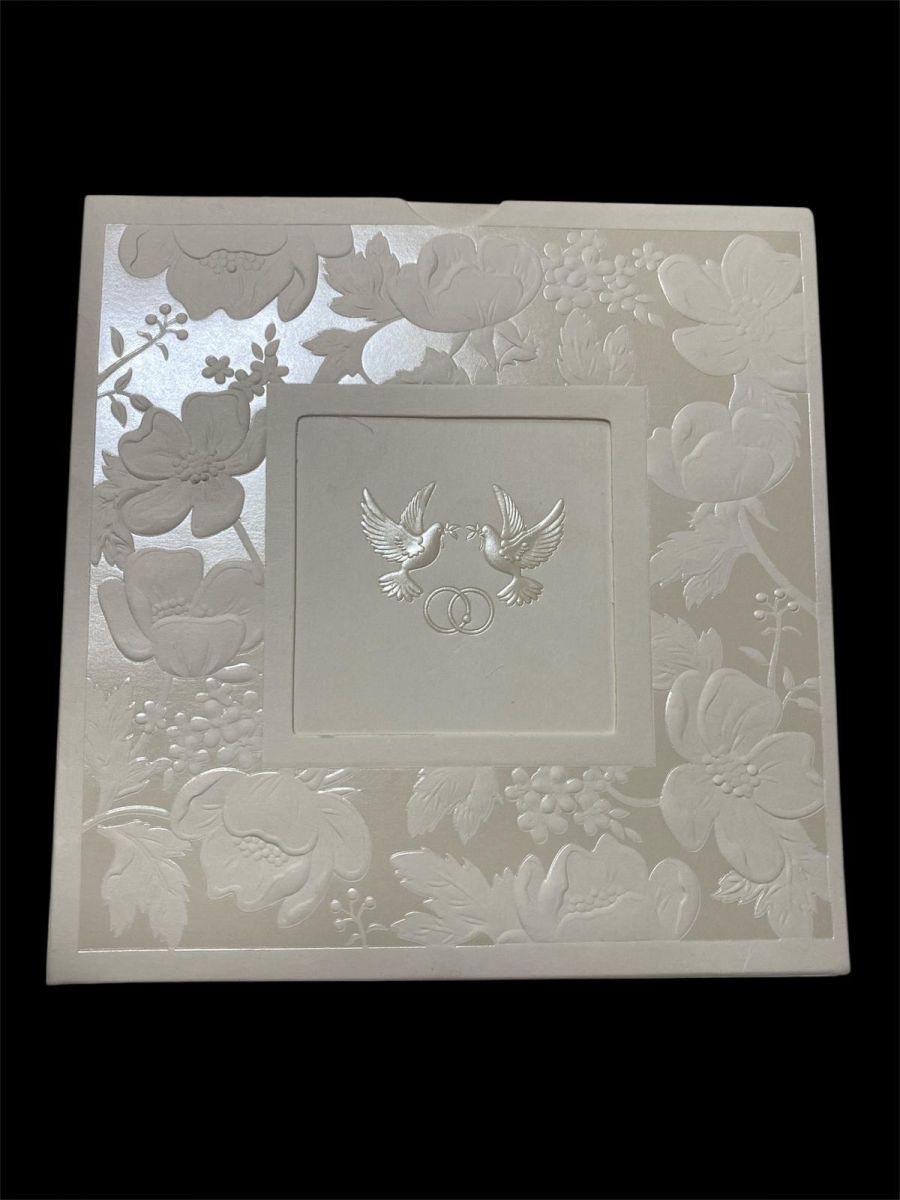 Invitatii de nunta pentru personalizat, plic inclus, dimensiuni: 15 x 15 cm