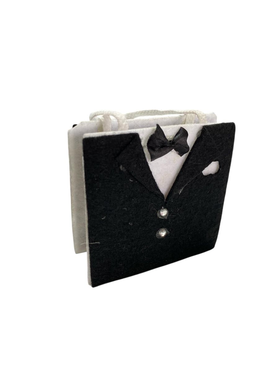 Marturie din pasla in forma de punguta, model costum de mire, 12/set, 7.5 x 7.5 cm