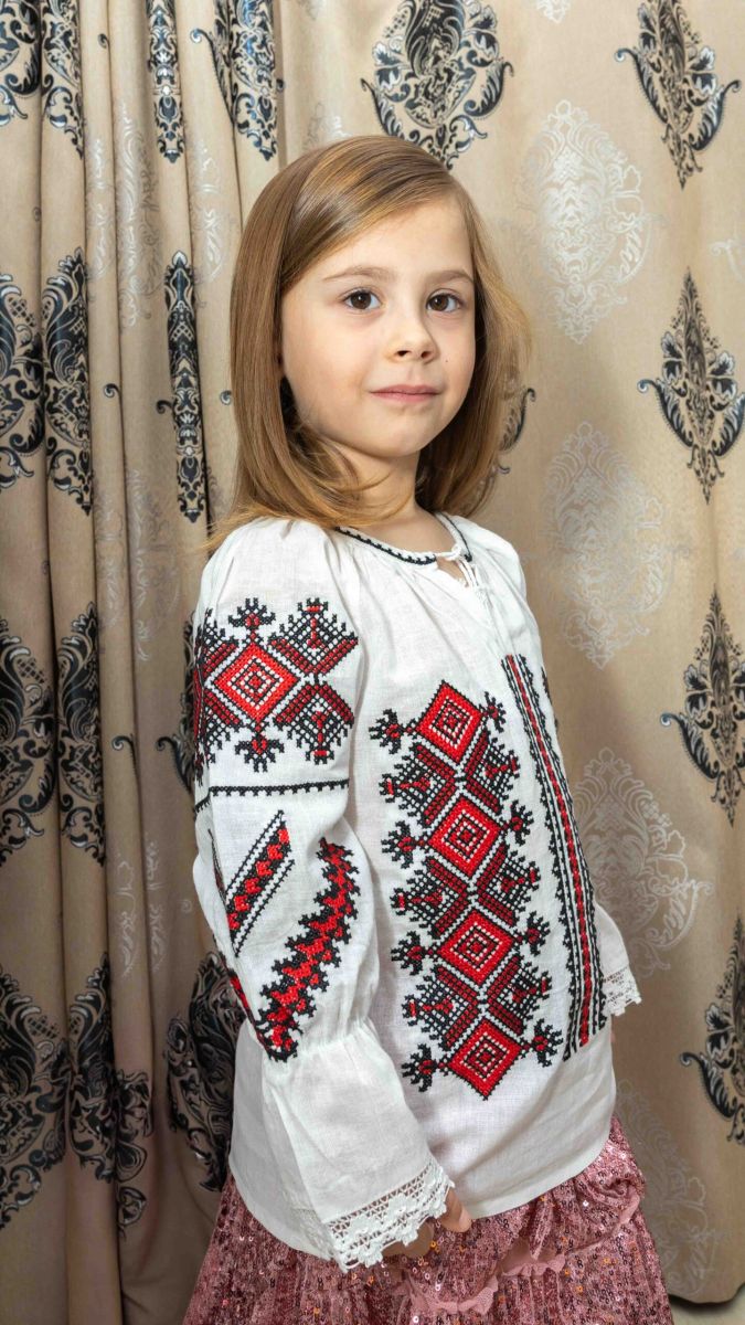 Ie fete cu broderie tradițională Adela (copie) - 10