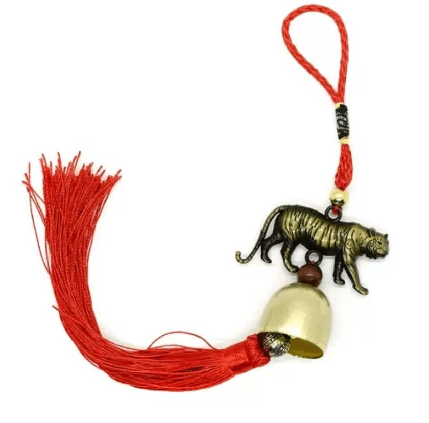Amuleta canaf Feng Shui cu Tigru si clopotel pentru protectie si victorie