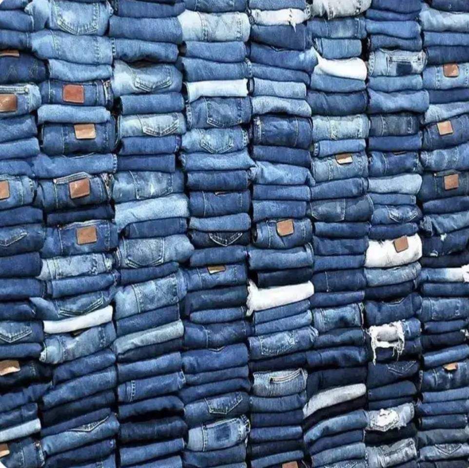 LOT Paleți Blugi Denim – 200 Bucăți | Stocuri Retururi & Suprastoc Europa | Marfă la Palet | BOX engr