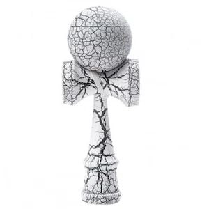 Kendama din lemn 18 cm, cracked– model clasic cu design crapat, suprafata antialunecare