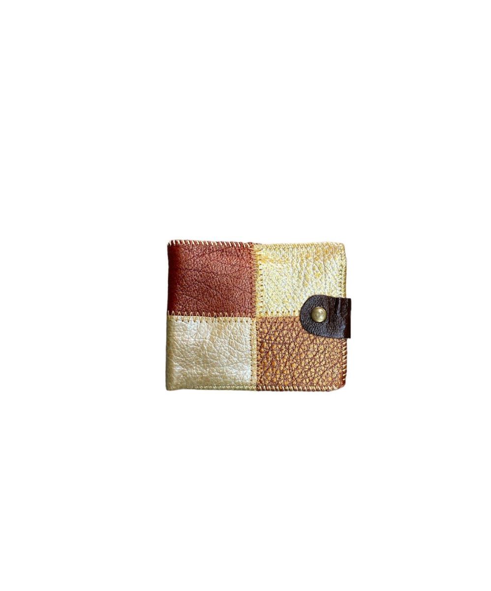Portofel din piele, diverse combinatii de culori, dimensiuni: 11 x 9 cm