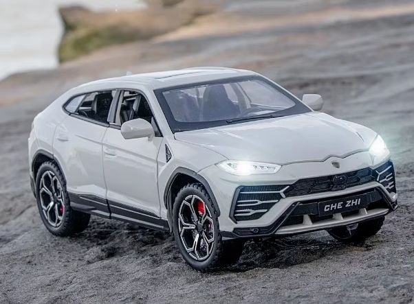 Macheta Lamborghini Urus, Fum pe Baza de Apa, din Metal, cu Lumini si Sunete realistice de Motor si Alarma, cu Functie Pull-Back, cu Functie de Deschidere a Usilor