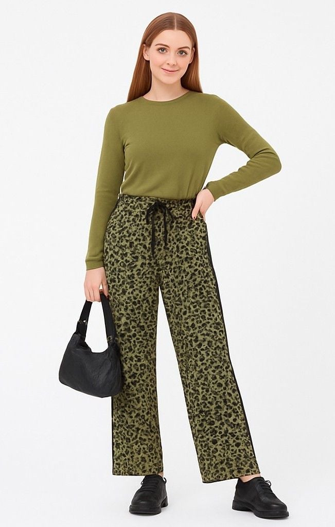 Pantaloni animal print cu vipusca neagra, en-gross