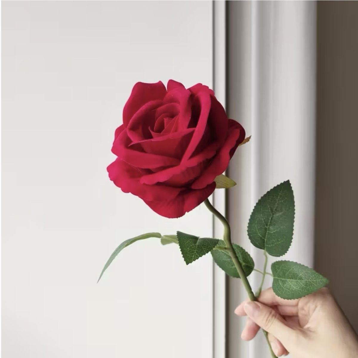 Trandafir rosu artificial premium din matase – aspect natural, 45 cm, floare decorativa eleganta pentru cadouri si aranjamente Engros