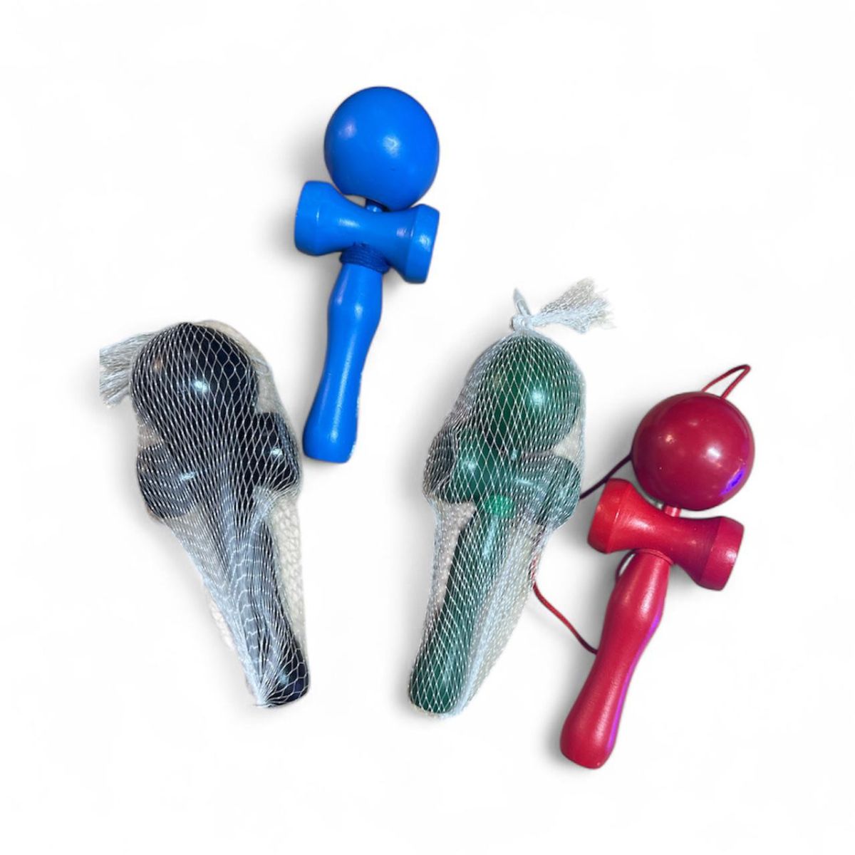 Kendama din lemn 19cm colorat – jucărie interactivă pentru copii și adulți-Engros