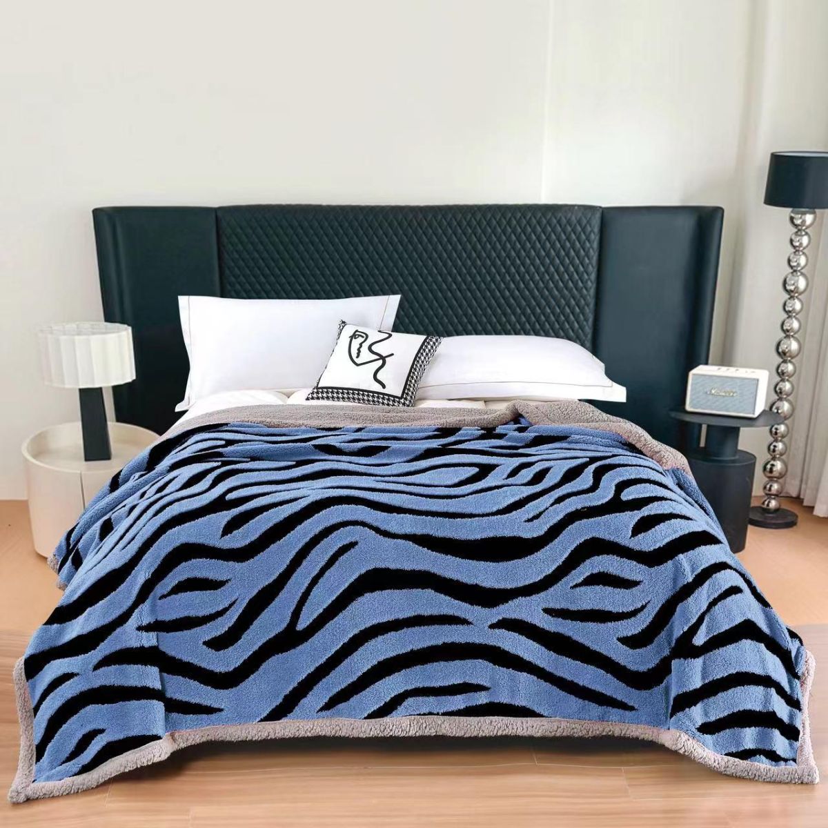 Paturi Tigrate En-gros, Albastru, Material Cocolino cu Blanita, 200x230cm, Model Tigrat