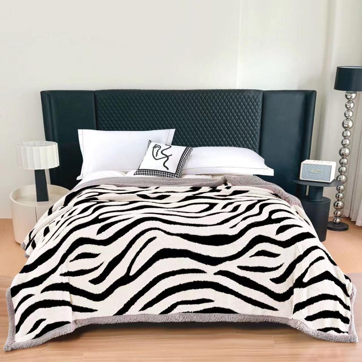 Paturi Tigrate En-gros, Bej, Material Cocolino cu Blanita, 200x230cm, Model Tigrat