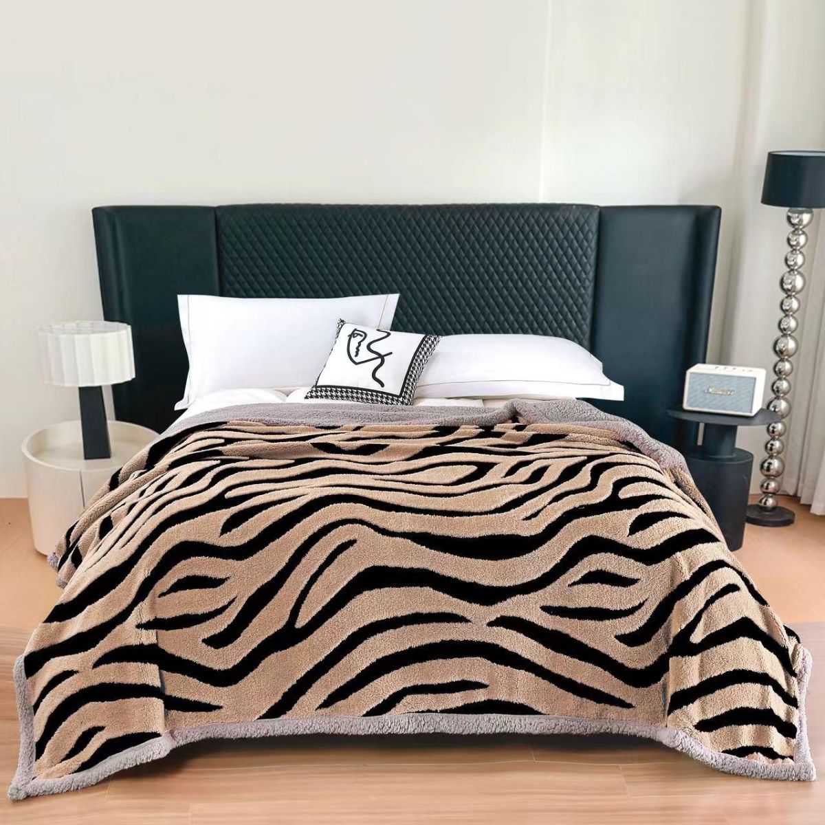 Paturi Tigrate En-gros, Crem, Material Cocolino cu Blanita, 200x230cm, Model Tigrat