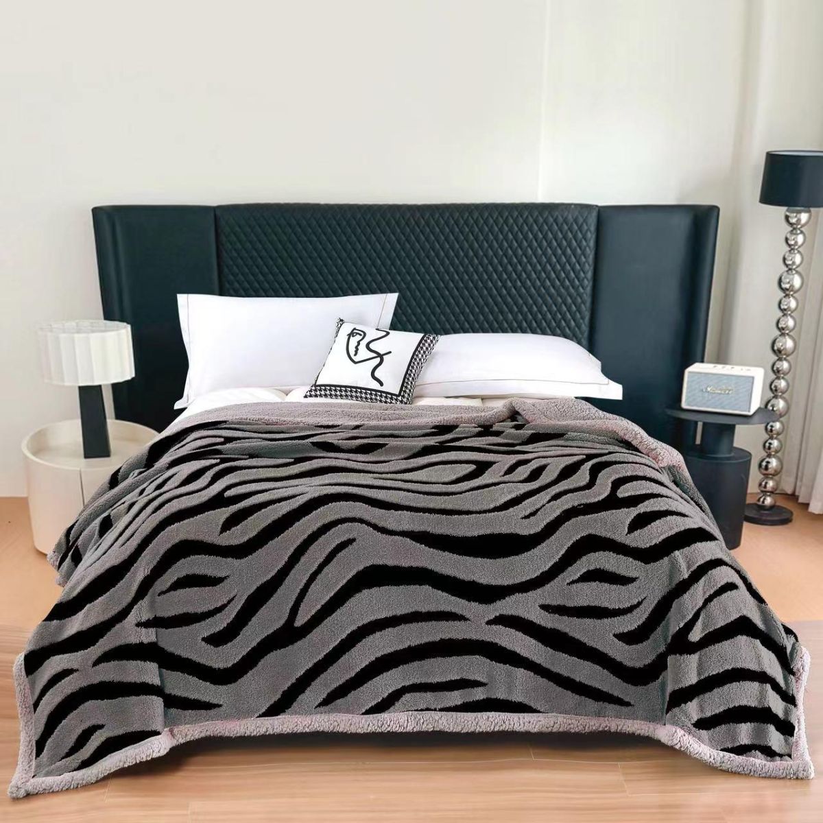 Paturi Tigrate En-gros, Gri Inchis, Material Cocolino cu Blanita, 200x230cm, Model Tigrat