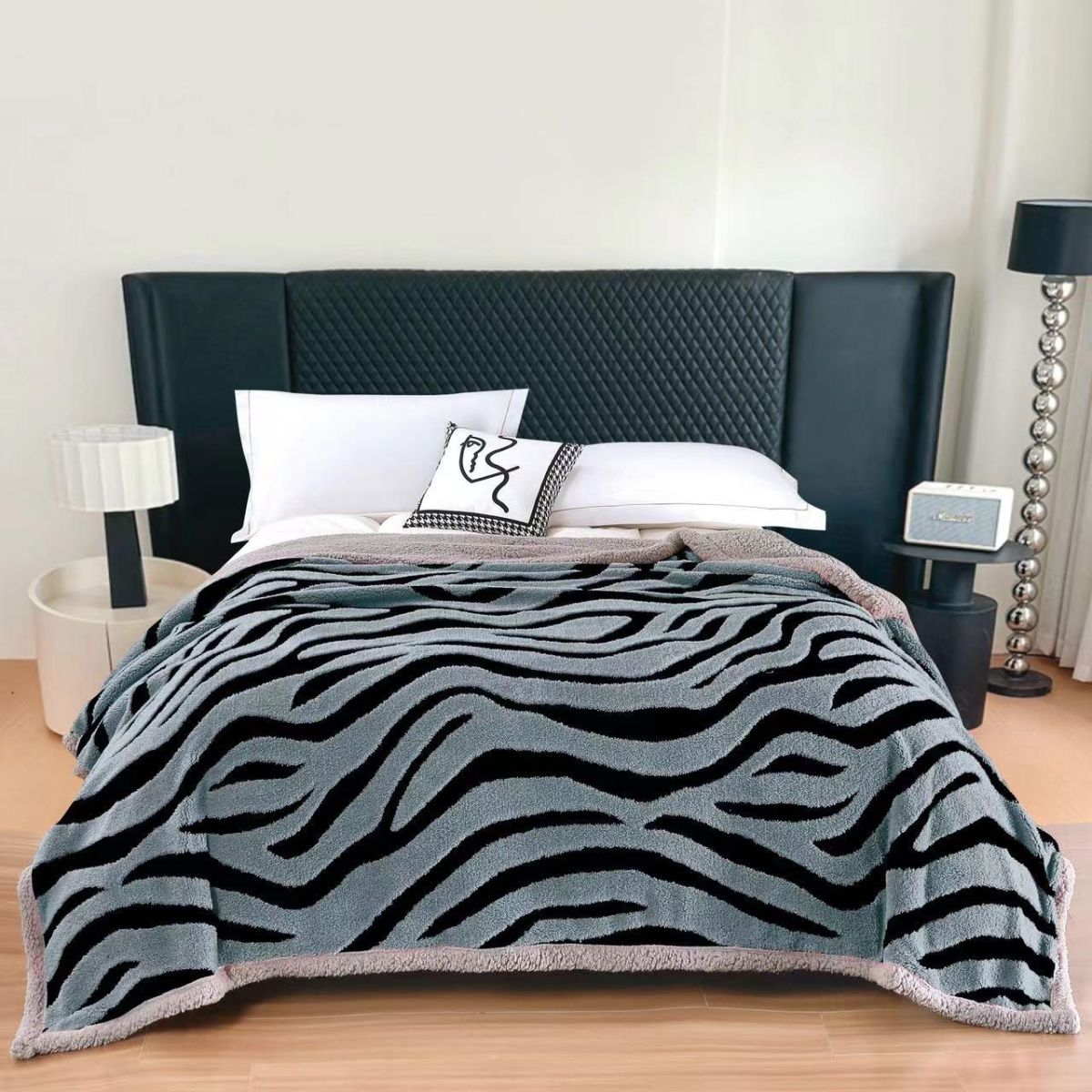 Paturi Tigrate En-gros, Gri, Material Cocolino cu Blanita, 200x230cm, Model Tigrat