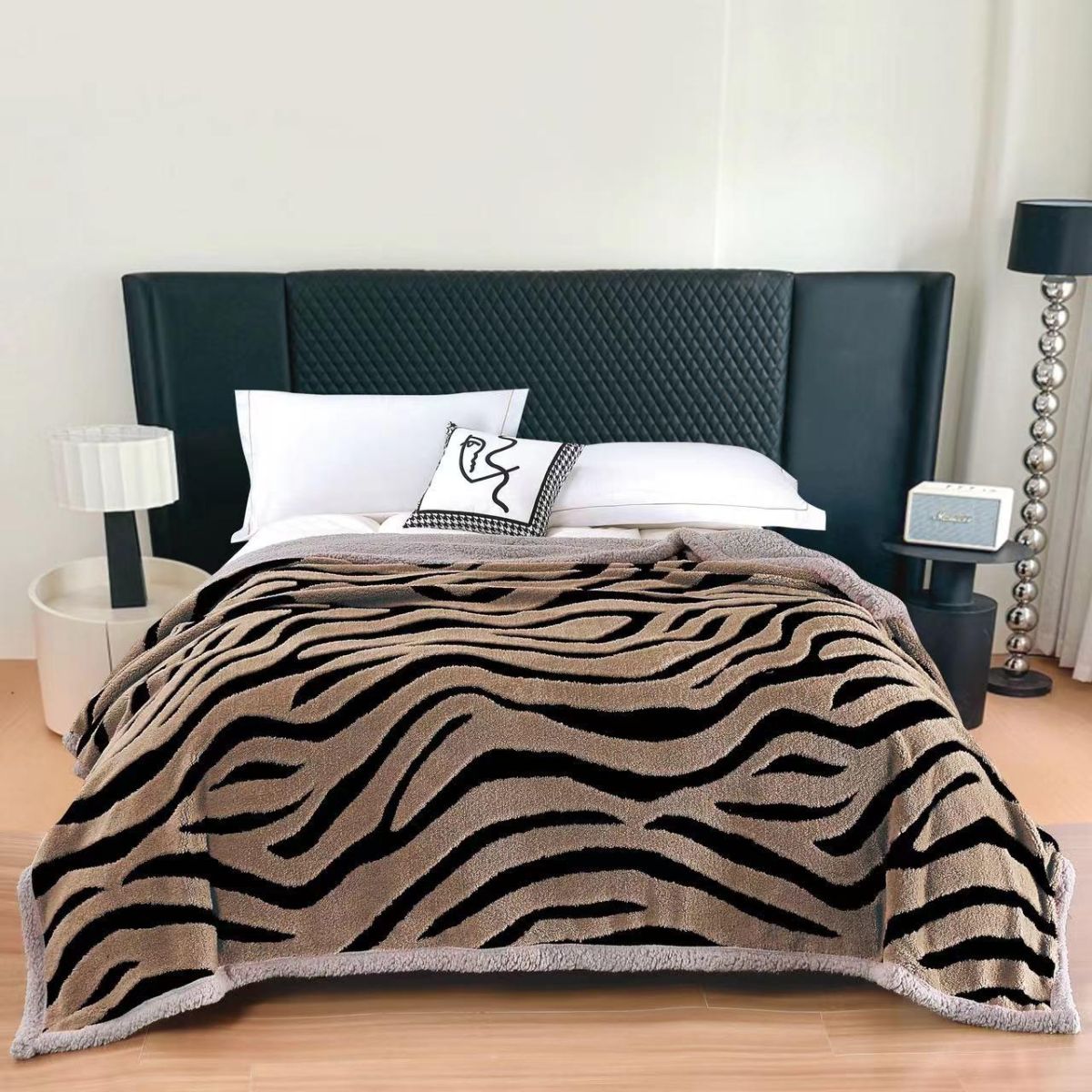 Paturi Tigrate En-gros, Maro Deschis, Material Cocolino cu Blanita, 200x230cm, Model Tigrat