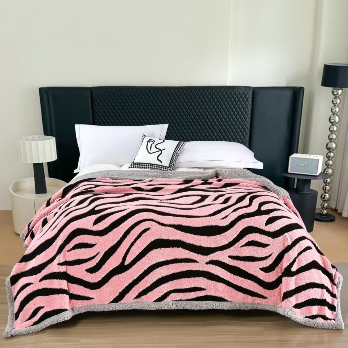 Paturi Tigrate En-gros, Roz, Material Cocolino cu Blanita, 200x230cm, Model Tigrat