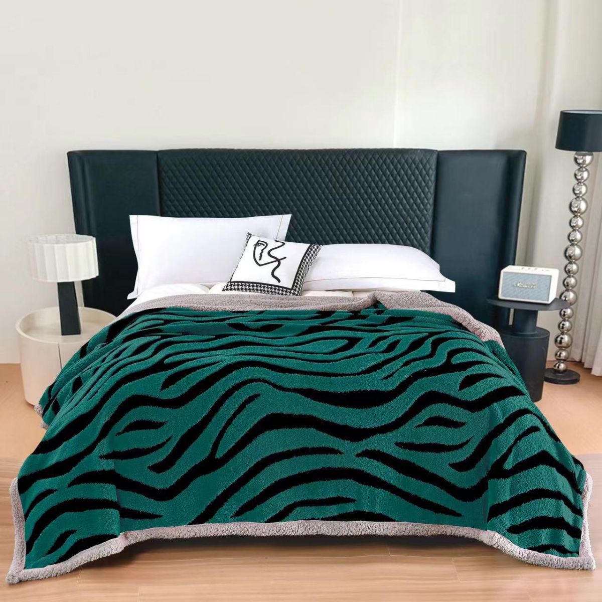 Paturi Tigrate En-gros, Verde, Material Cocolino cu Blanita, 200x230cm, Model Tigrat