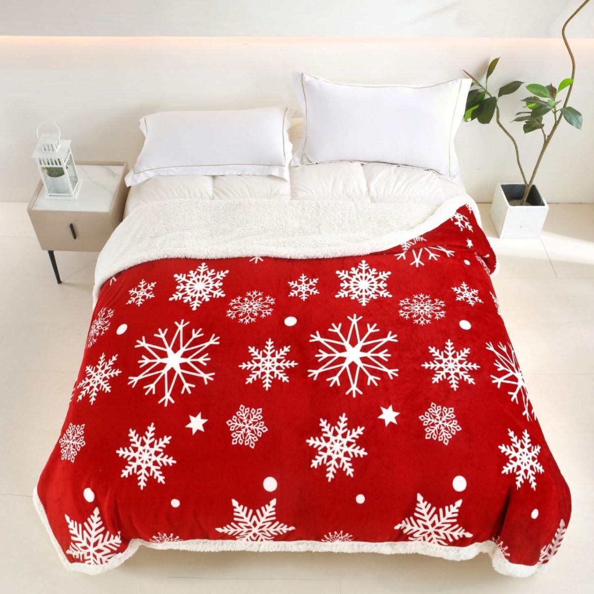 Paturi Craciun En-gros, Rosu, Material Cocolino cu Blanita, 200x230cm, Model cu Motive de Craciun
