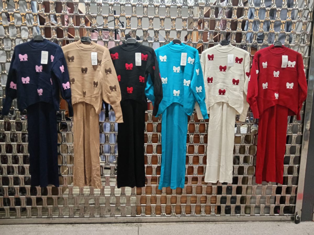 COMPLEU CU ROCHIE DAMA ANGRO