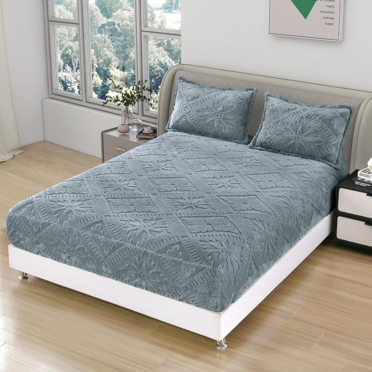 Set Huse En-Gros, Gri Albastrui, cu Elastic, 3 Piese, 180x200cm, Material Cocolino Premium Tricotat, Model in Relief, cu 2 Fete de Perna Incluse