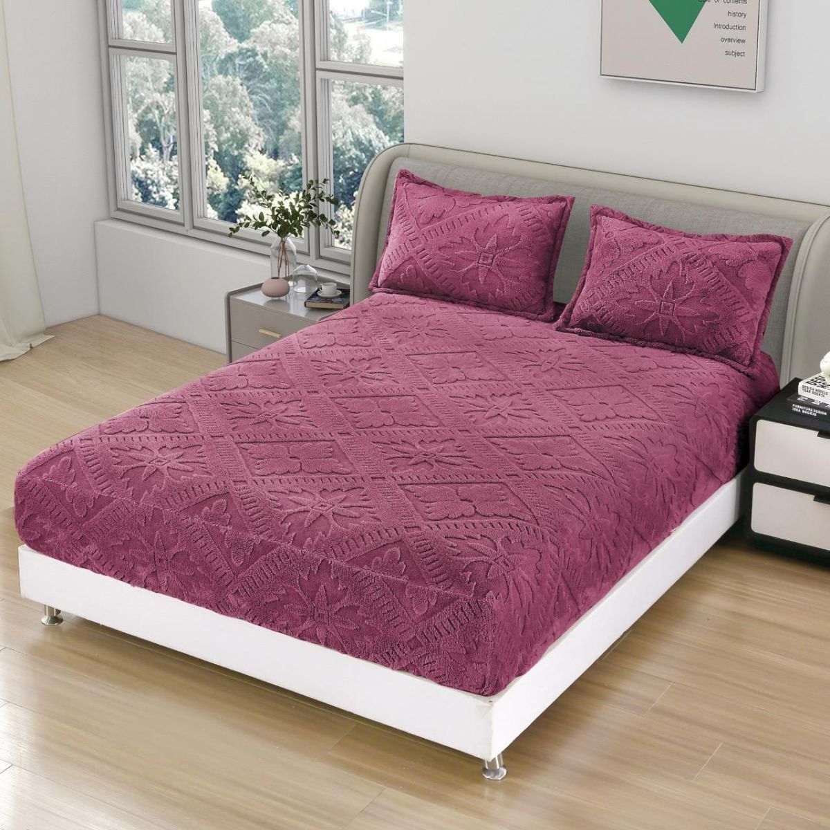 Set Huse En-Gros, Mov, cu Elastic, 3 Piese, 180x200cm, Material Cocolino Premium Tricotat, Model in Relief, cu 2 Fete de Perna Incluse