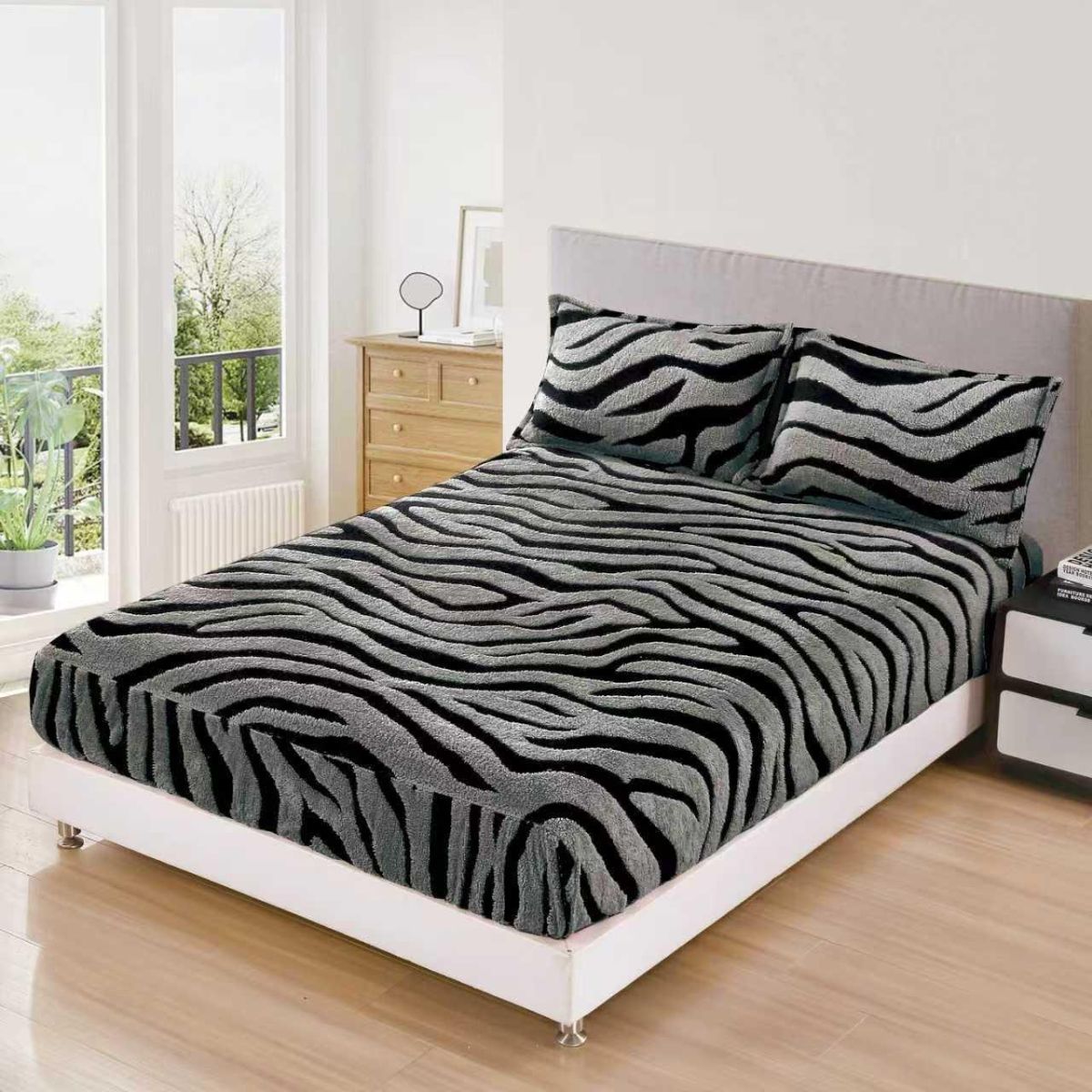 Trio Huse Tigrate En-Gros, SERIE 3 CULORI, Material Cocolino Premium cu Elastic, Set 3 Piese, 180x200 CM, cu 2 Fete de Perna Incluse