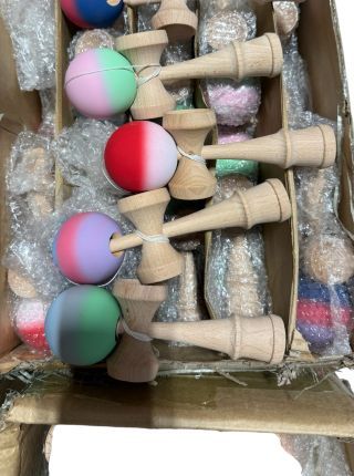 Jucarie Engros din lemn, kendama, model degrade