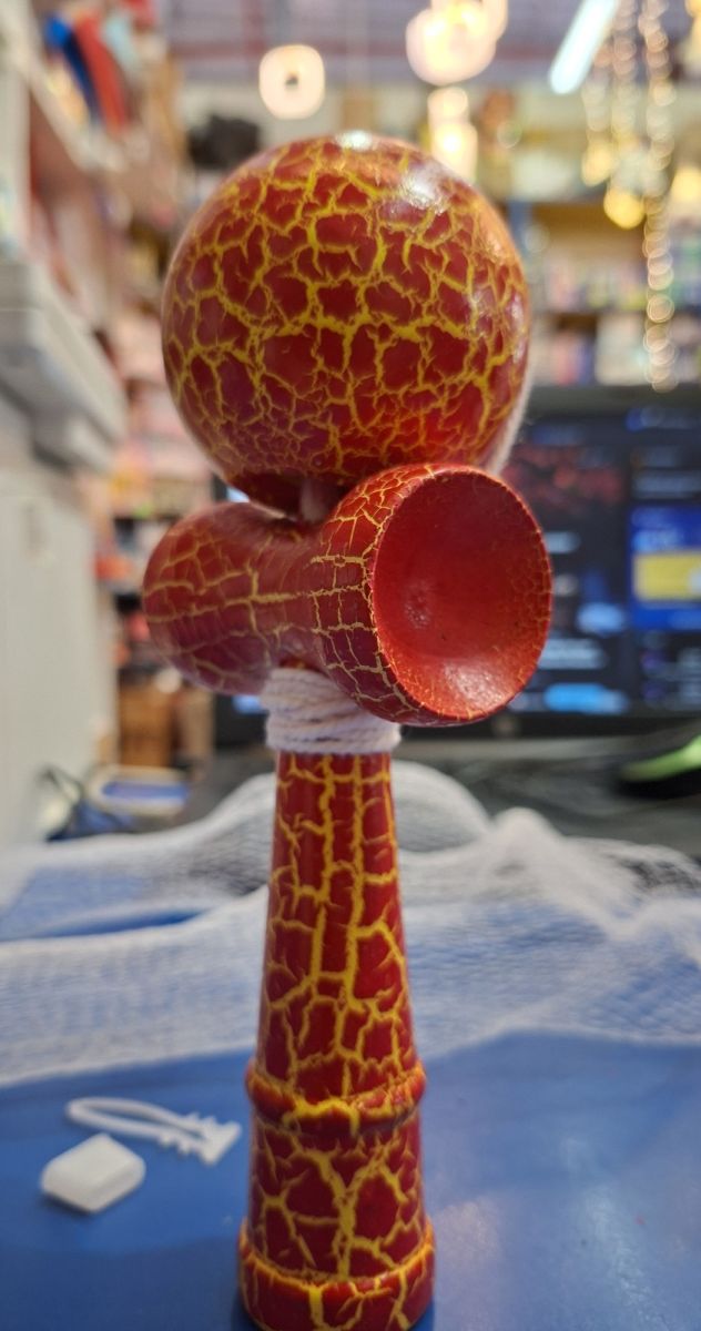 Kendama cracked 19 cm engros