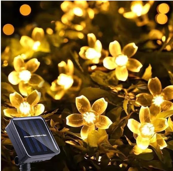 Instalatie solara Engros de Craciun, flori de cires, alb cald