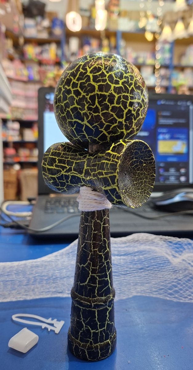 Kendama cracked 19 cm engros