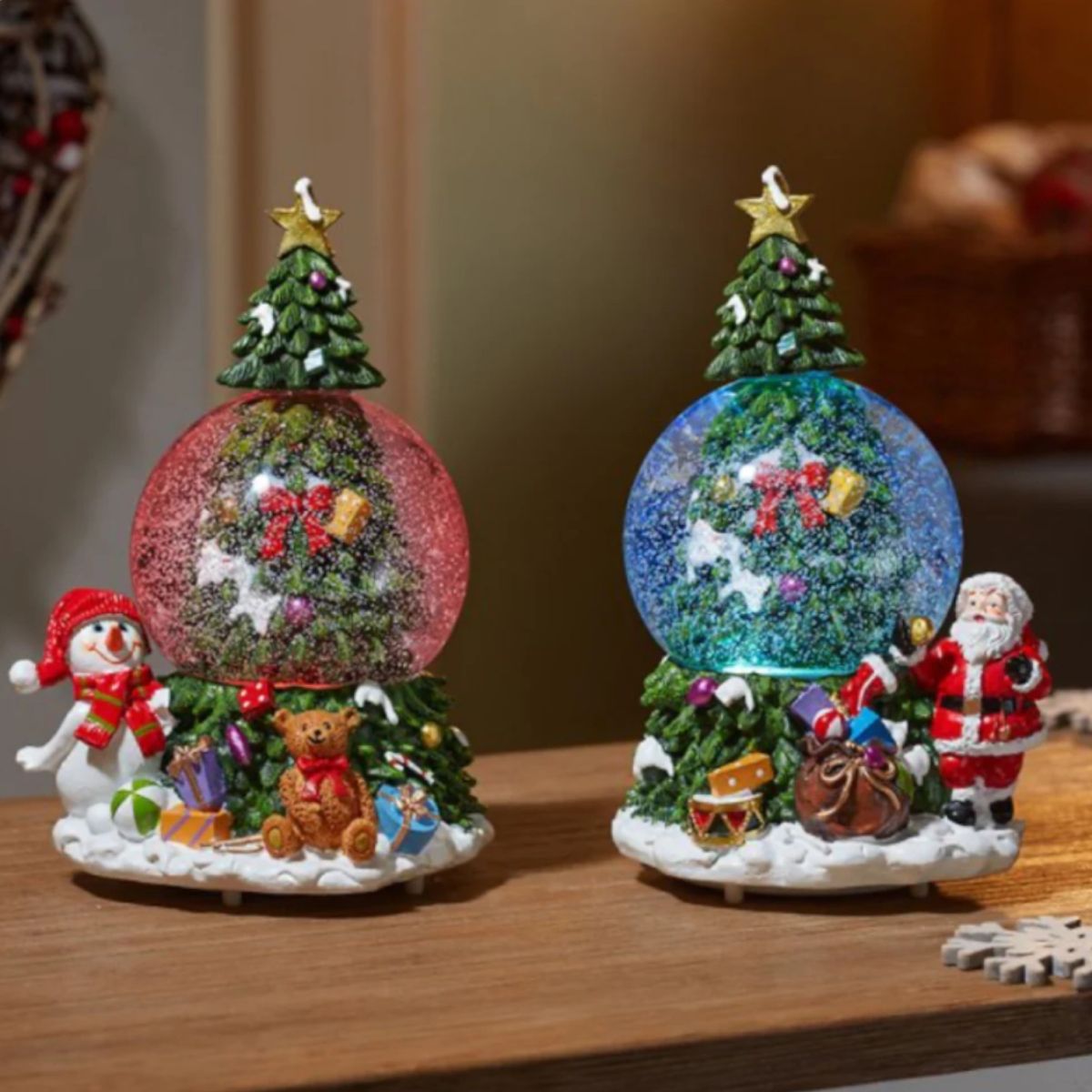 Glob Muzical de Crăciun 20x13cm, cu Lumină LED și Efect de Zăpadă, Model Brad Engros