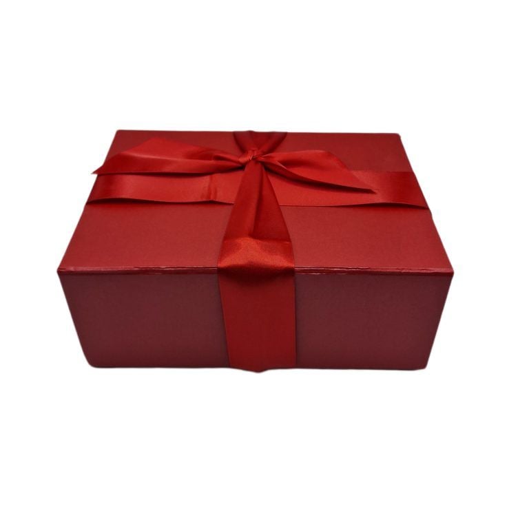 Cutie carton pliabila cu funda , roșie ,25cm x 18cm x 10cm .ENGROS