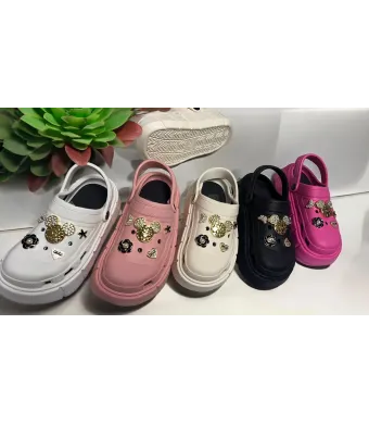 Saboti pentru dama, model turnat, stilizat, marimi 36-41, en-gros