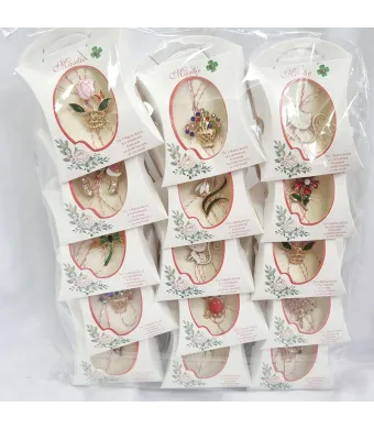 Martisoare in cutiuta brosa metal engros  set 30/buc