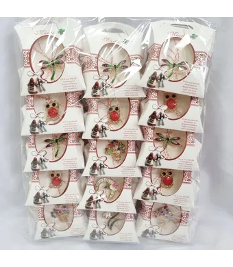 Martisoare in cutiuta brosa metal engros  set 30/buc