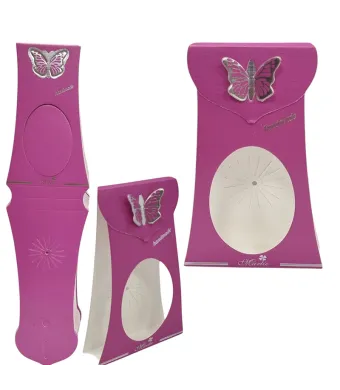 Carton martisor tip gentuta engros pentru brose set 100/buc  7 x 11 x 2 cm