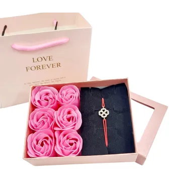 Aranjament de sapun cu bratara pe elastic inclus Martisor, Valentine"s day 13 x 10 x 5 cm